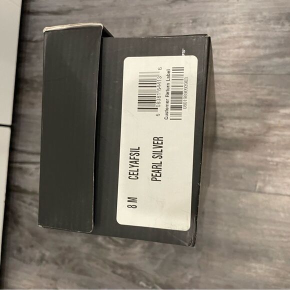 NWT INC International Concepts Women's Silver Bow Flats size 8 - Picture 8 of 12